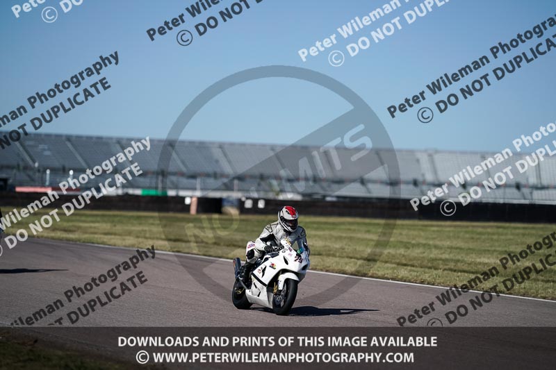 Rockingham no limits trackday;enduro digital images;event digital images;eventdigitalimages;no limits trackdays;peter wileman photography;racing digital images;rockingham raceway northamptonshire;rockingham trackday photographs;trackday digital images;trackday photos